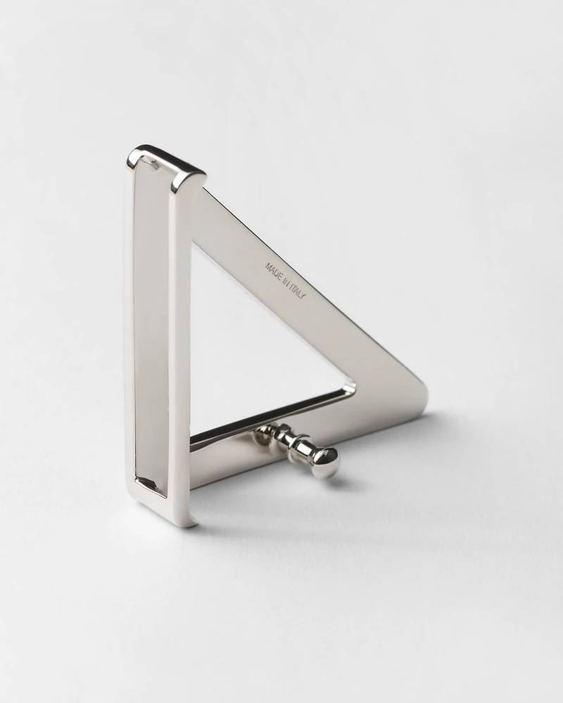 Enameled metal belt buckle