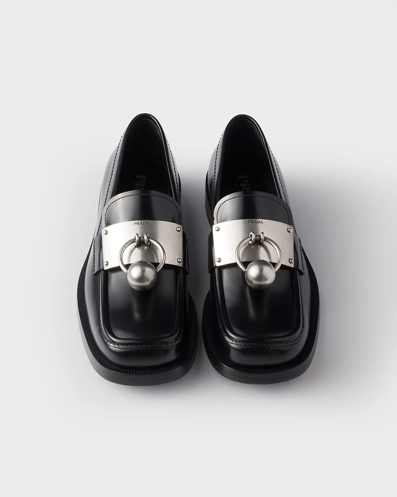 Brushed leather loafers with metal ring