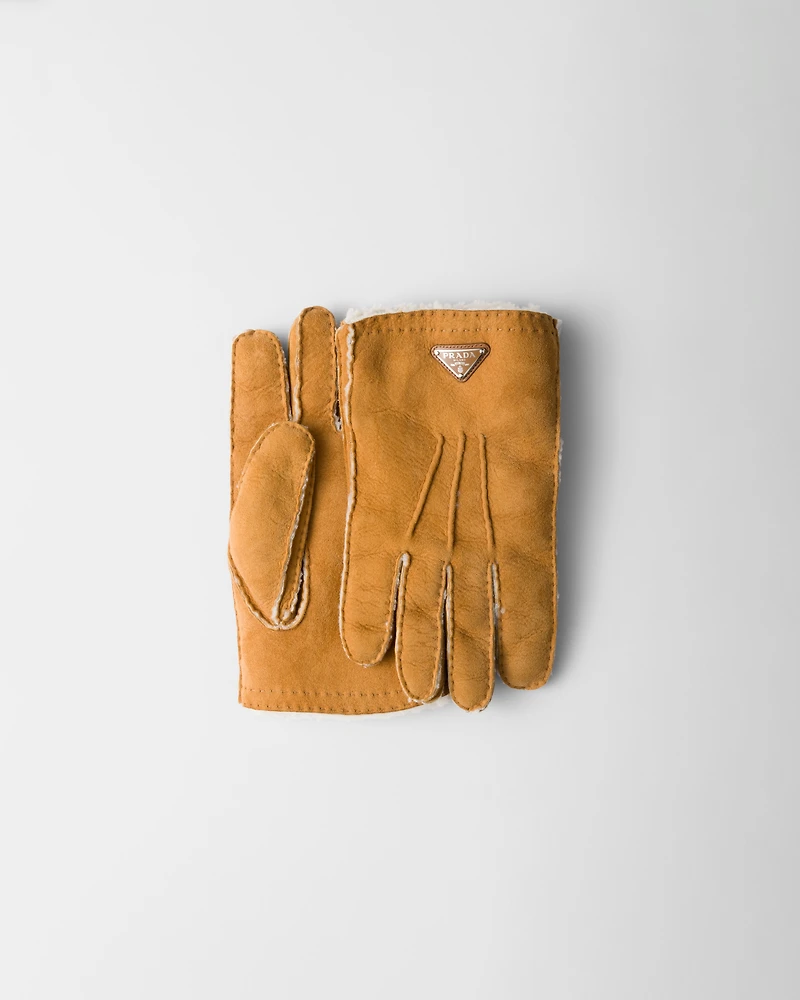 Suede sheepskin gloves