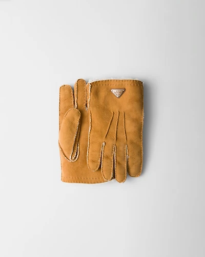 Suede sheepskin gloves