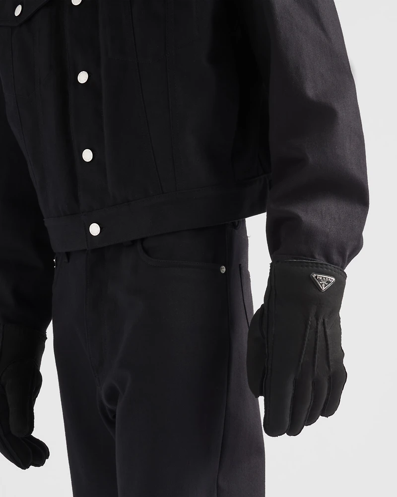 Suede sheepskin gloves