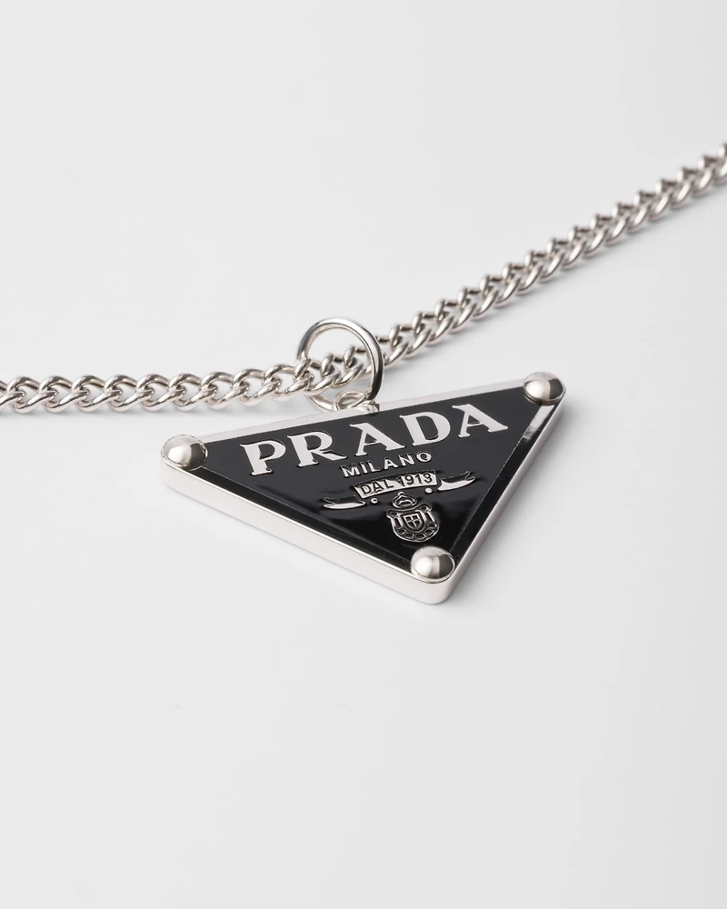 Silver pendant necklace