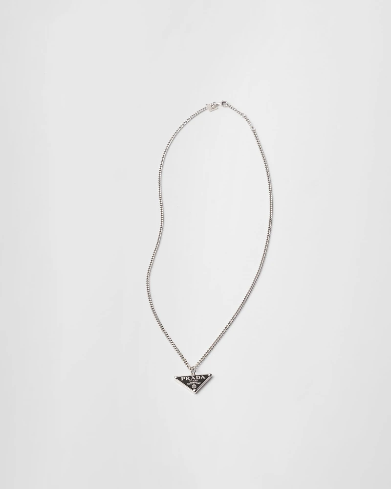Silver pendant necklace