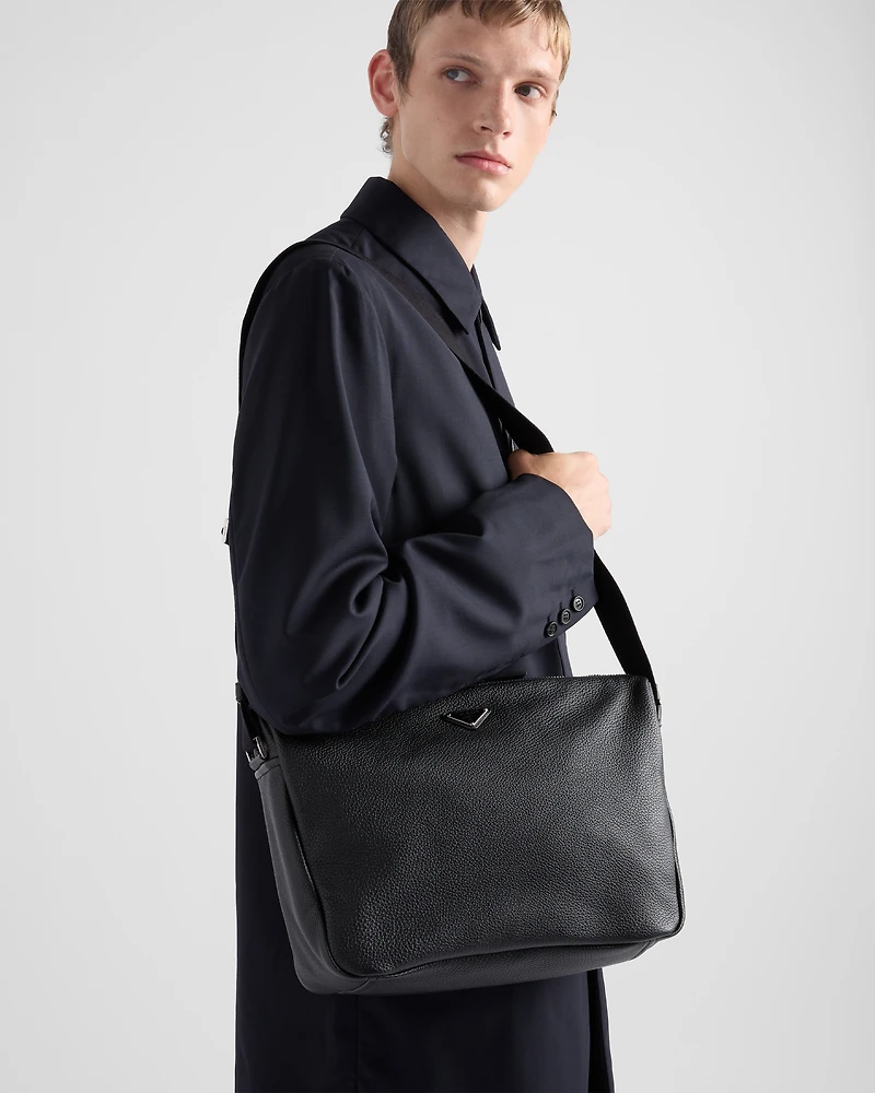 Medium leather shoulder bag