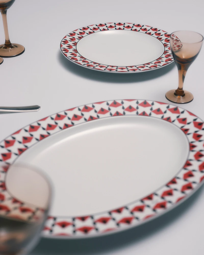 Set of two porcelain dinner plates