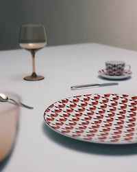 Porcelain charger plate