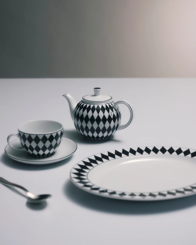 porcelain serving plate