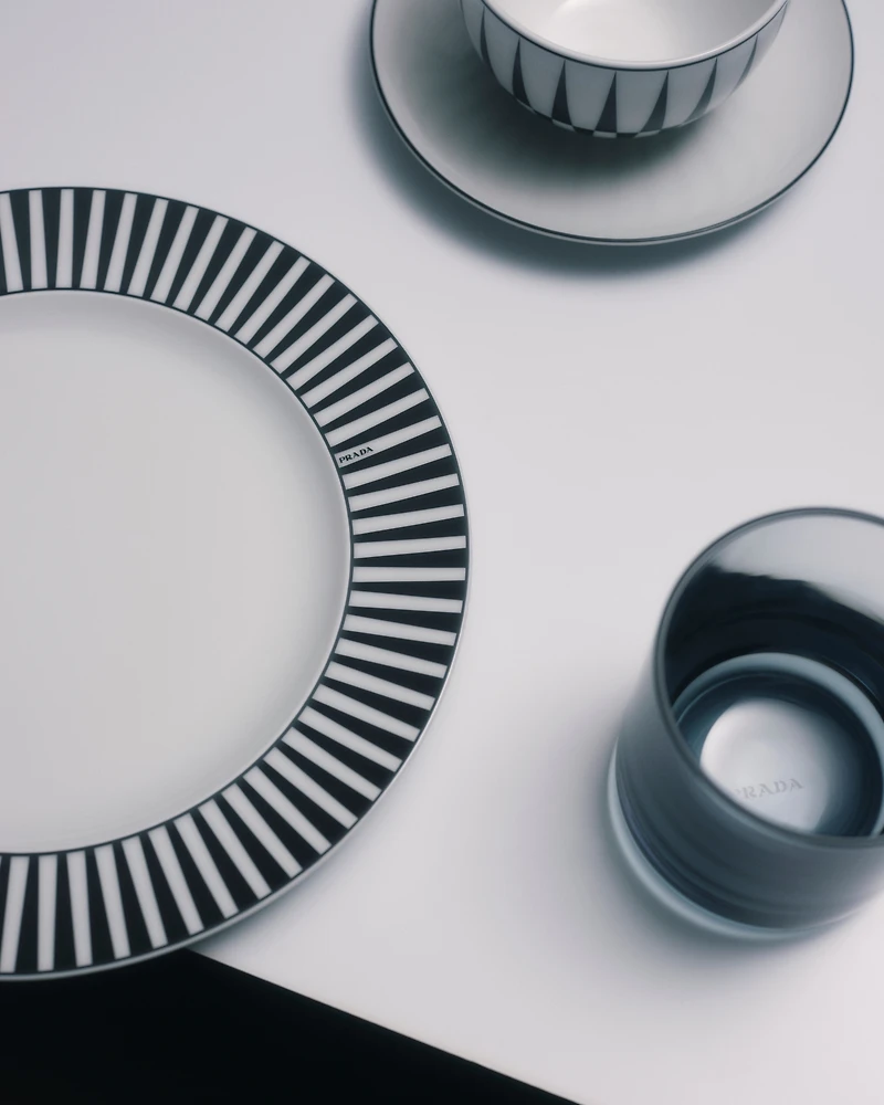 Set of two porcelain dessert plates - Stripes
