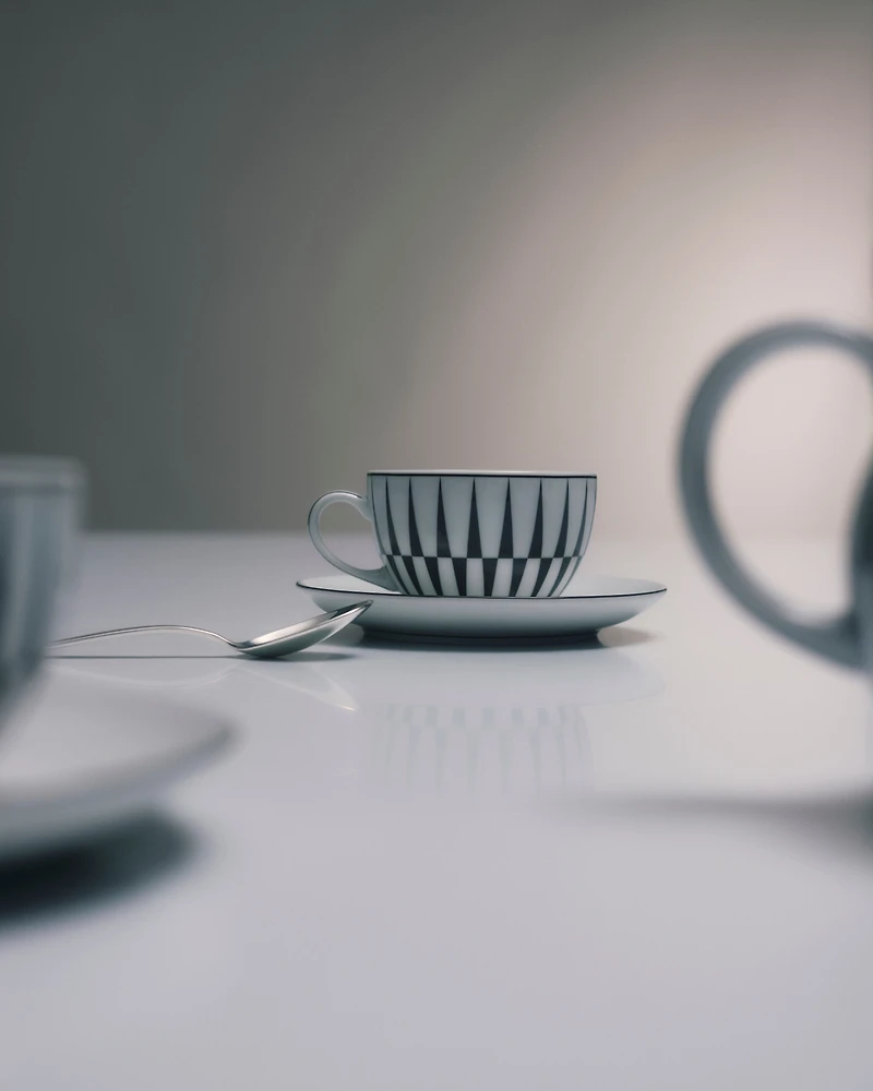Set of two porcelain tea cups - Stripes