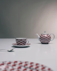 Porcelain teapot - Vienna Red