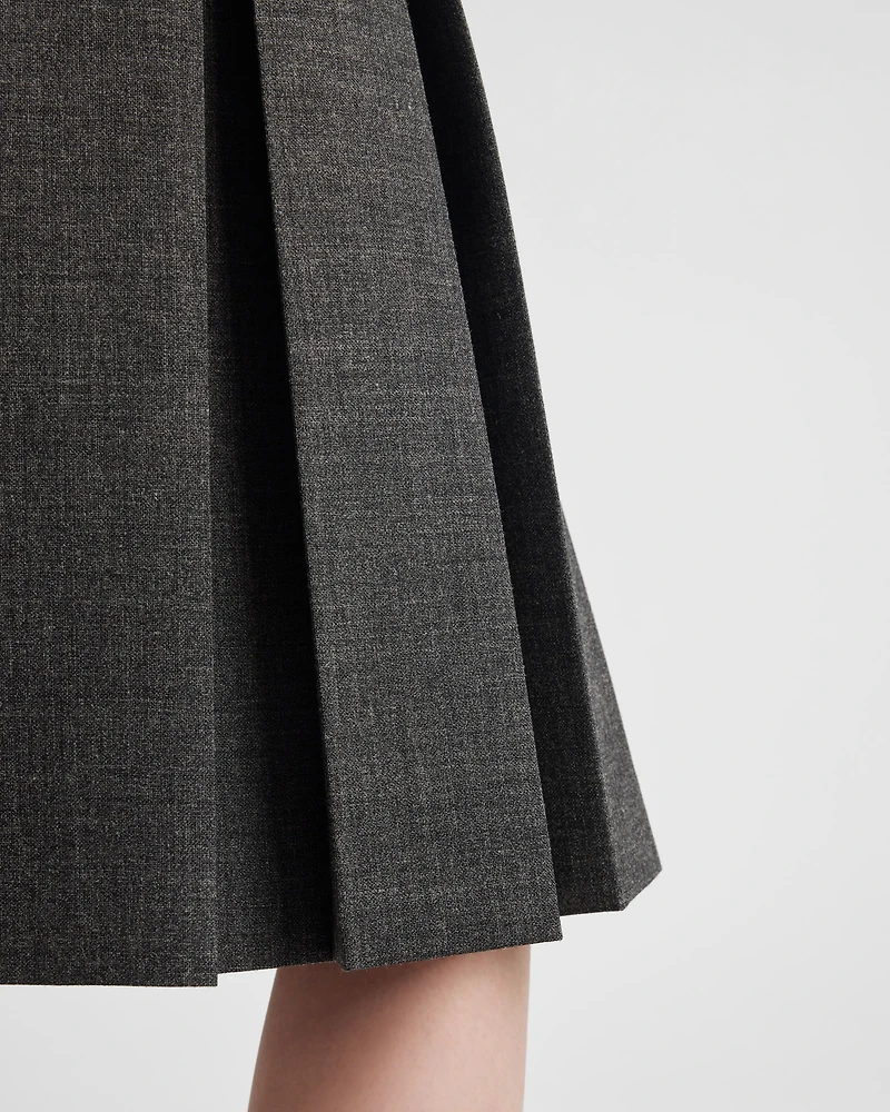 Rush stitch skirt with belt