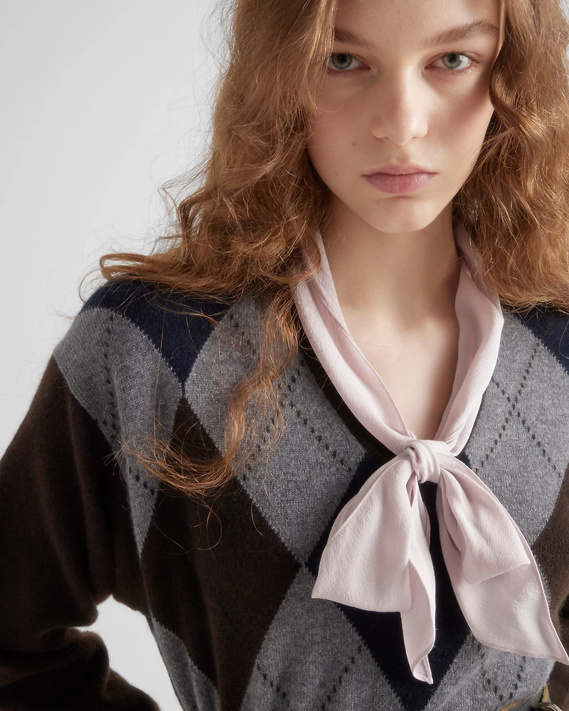 V-neck cashmere sweater