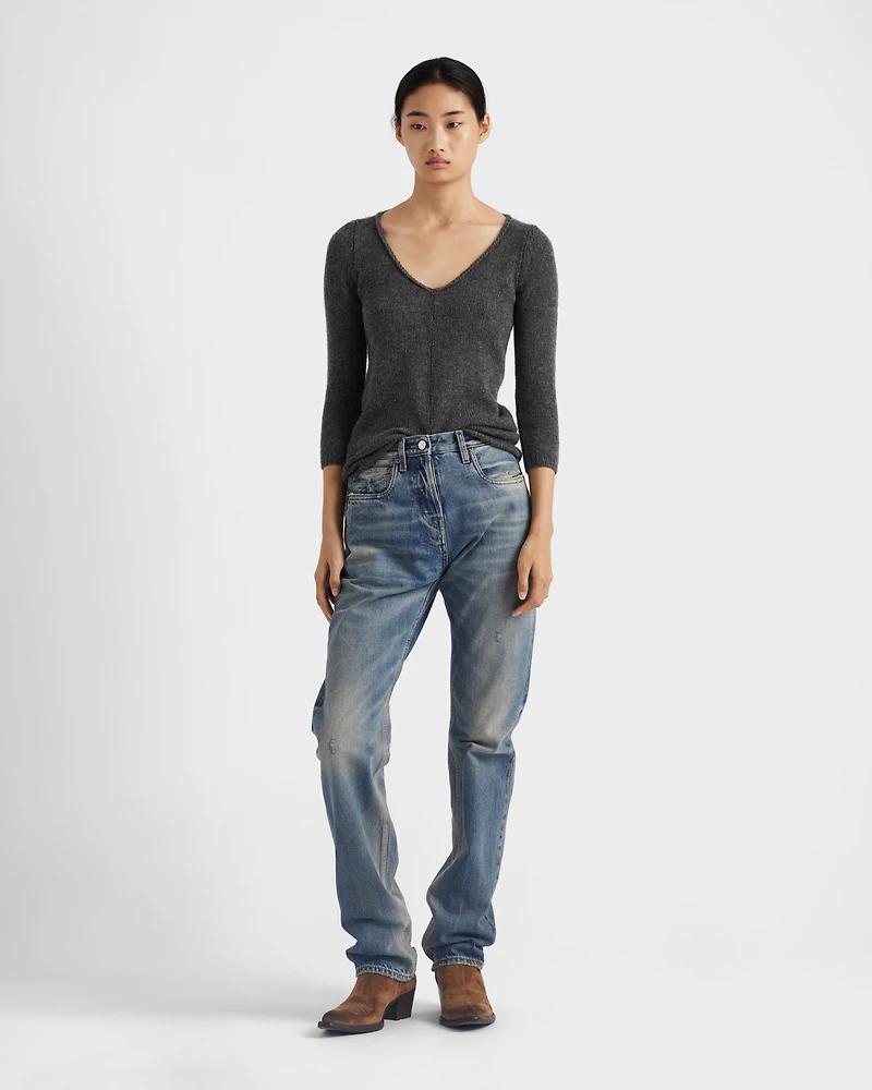 V-neck cashmere sweater