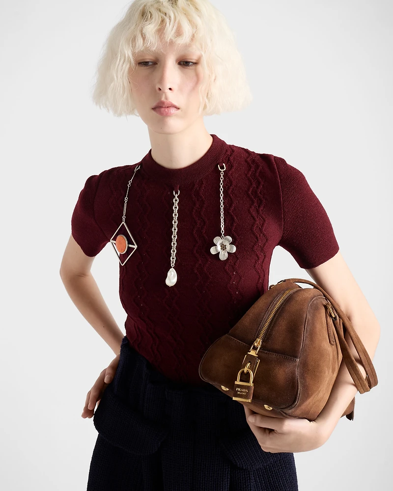 Short-sleeved wool sweater with pendants