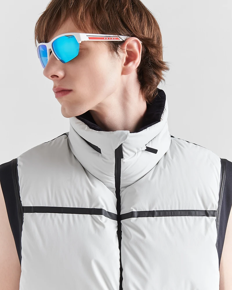 Light technical fabric down vest