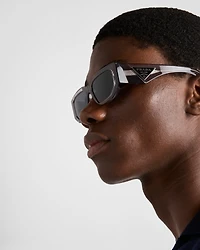 Sunglasses with triangle logo
