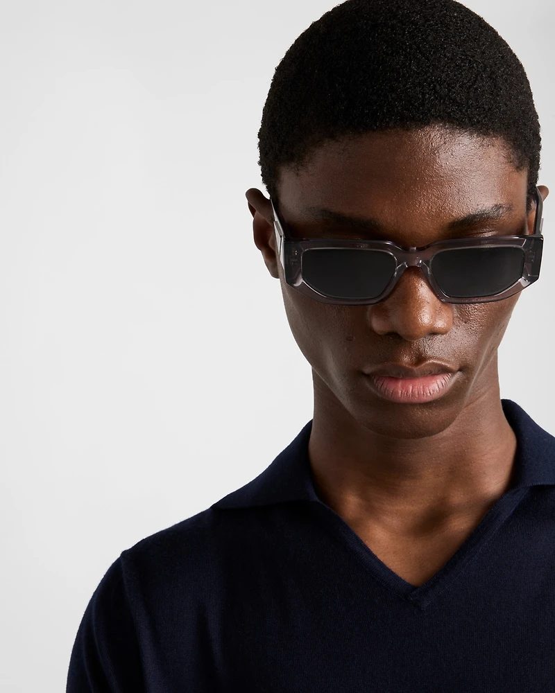 Sunglasses with triangle logo