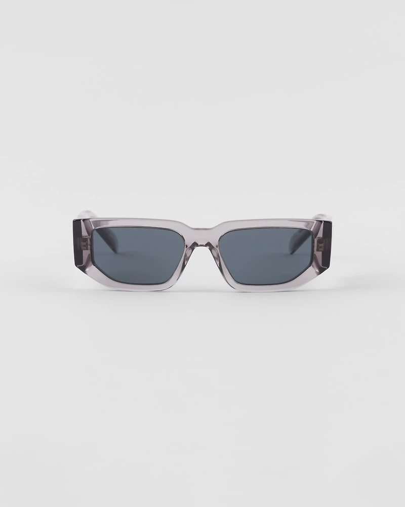 Sunglasses with triangle logo