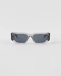 Sunglasses with triangle logo