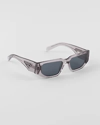 Sunglasses with triangle logo