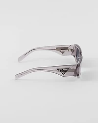 Sunglasses with triangle logo