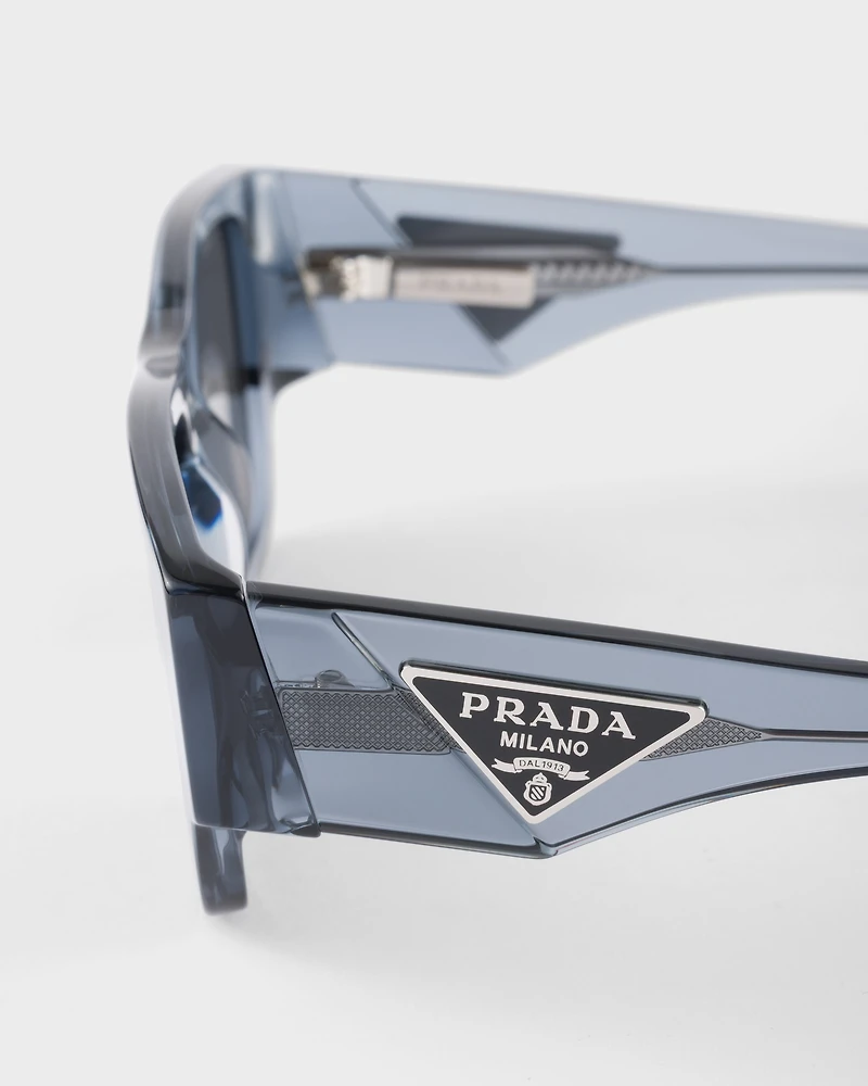 Sunglasses with Triangle logo