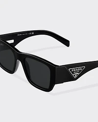 Sunglasses with triangle logo