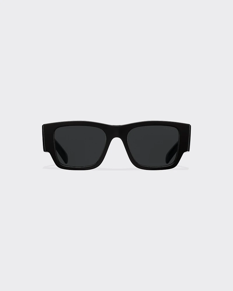 Sunglasses with triangle logo