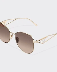 Sunglasses with triangle logo