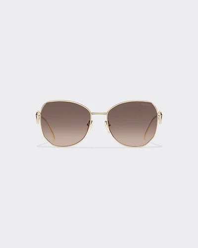 Sunglasses with triangle logo