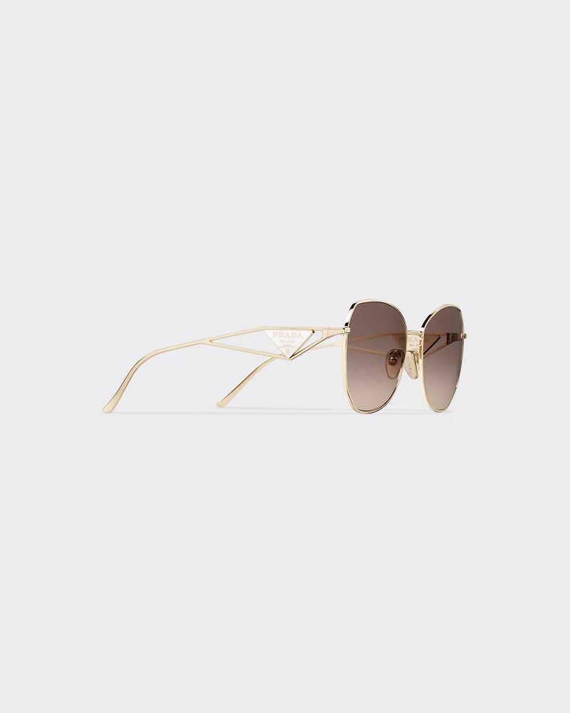 Sunglasses with triangle logo
