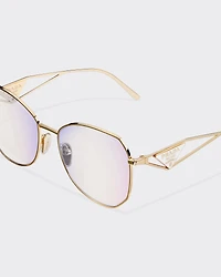 Sunglasses with triangle logo