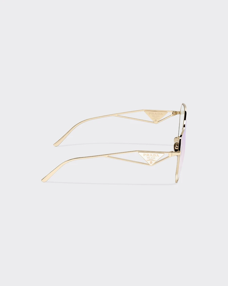Sunglasses with triangle logo