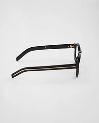 Sunglasses with the iconic metal plaque