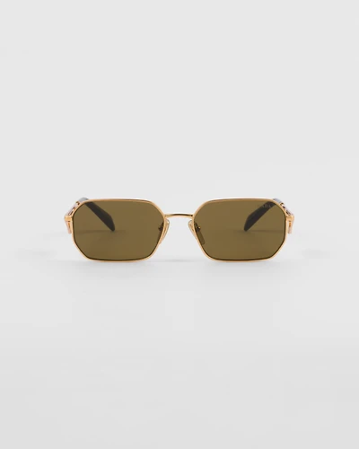 Sunglasses with triangle logo