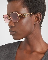 Sunglasses with triangle logo