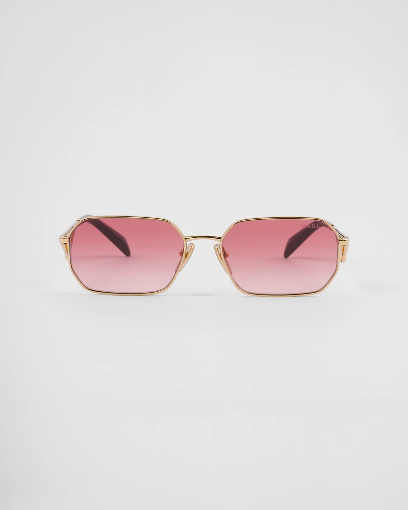 Sunglasses with triangle logo