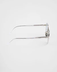 Sunglasses with the iconic metal plaque