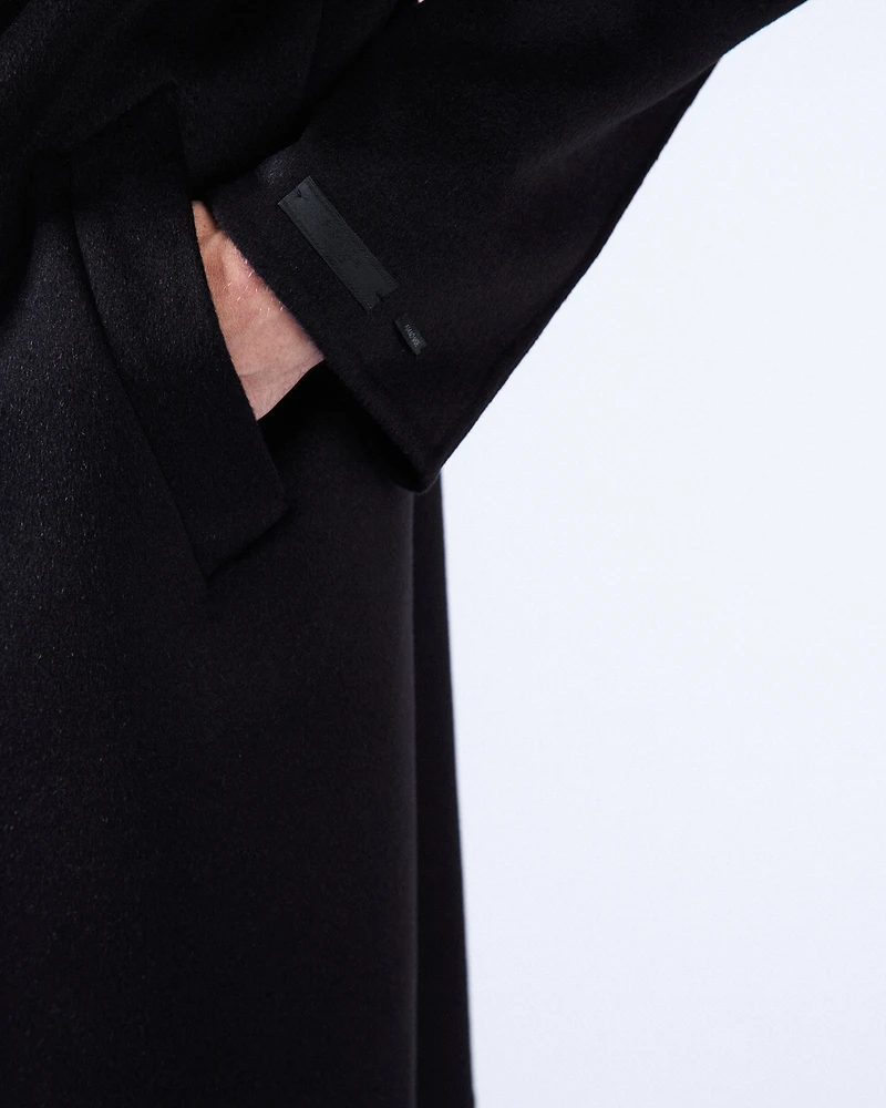 Single-breasted wool, angora and cashgora coat