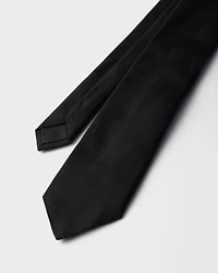 Silk tie