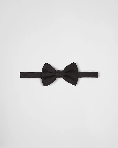 Satin bow-tie