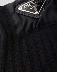 Wool and cashmere gloves