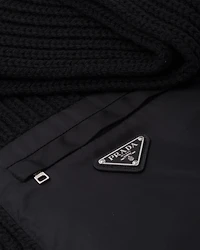Wool scarf with Re-Nylon gabardine pocket