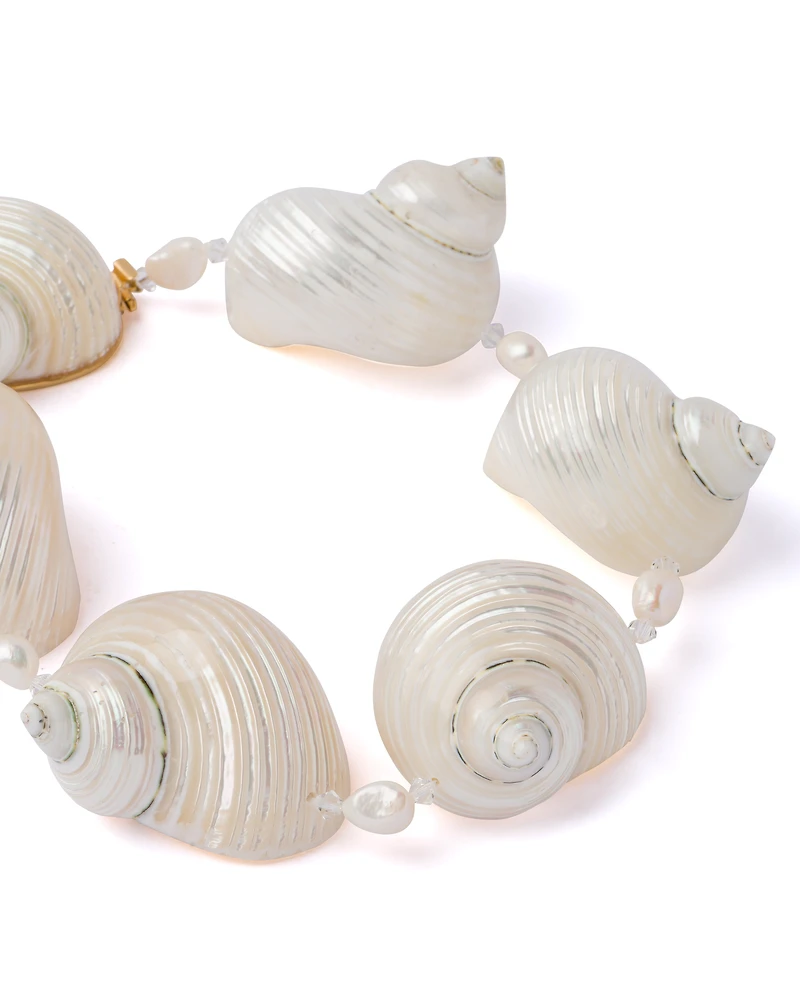 Silver choker with shells