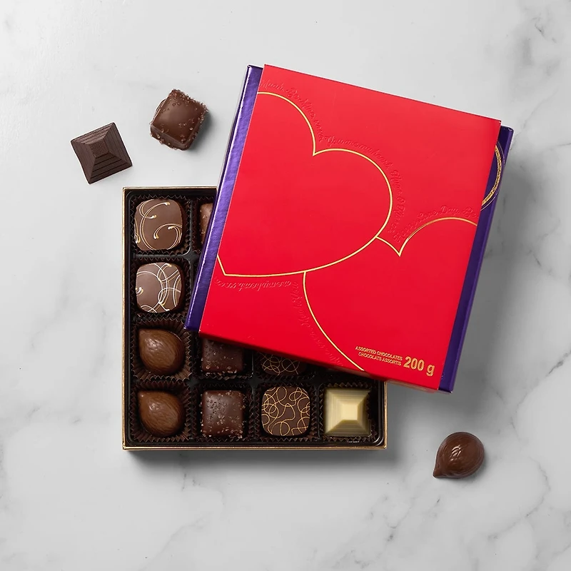 Valentine Classics Gift Box, 16 pc