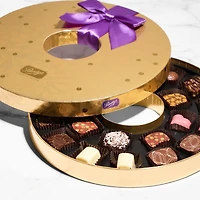 Festive Wreath Gift Box, 22 pc