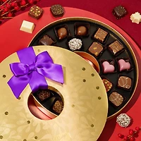 Festive Wreath Gift Box, 22 pc