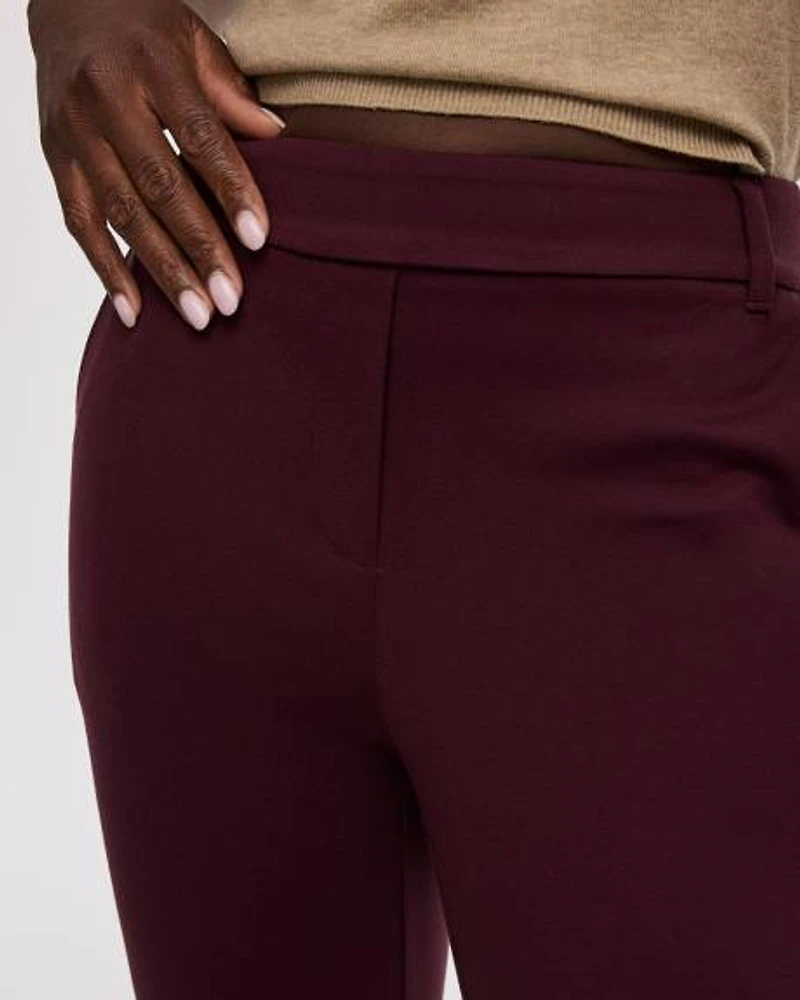 Pantalon à taille haute et jambe droite