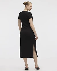 Robe midi côtelée à manches courtes