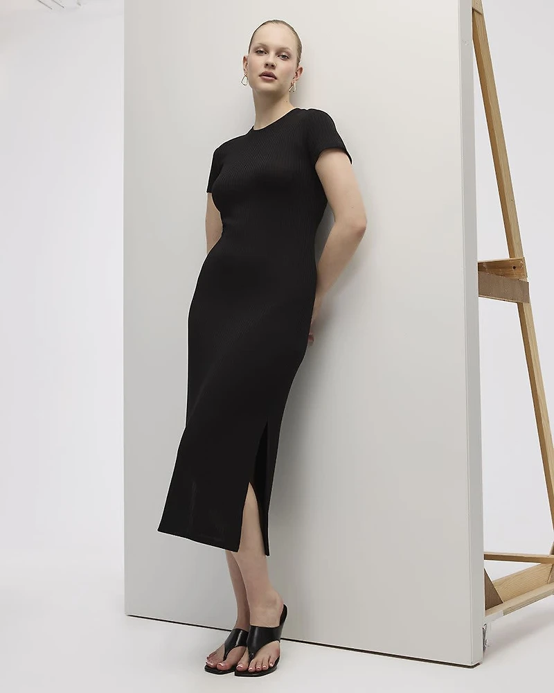 Robe midi côtelée à manches courtes